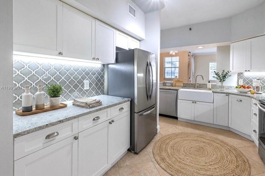 Building Photo - 3255 NE 184th St