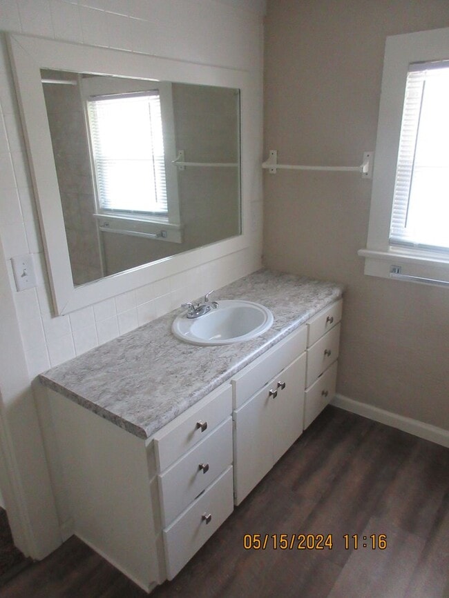 Building Photo - 2501 Oakridge Rd