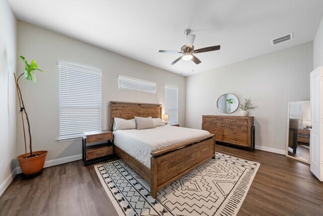 Building Photo - Spacious 4-Bed Oasis with Pool Access & Modern Upgrades in New Braunfels