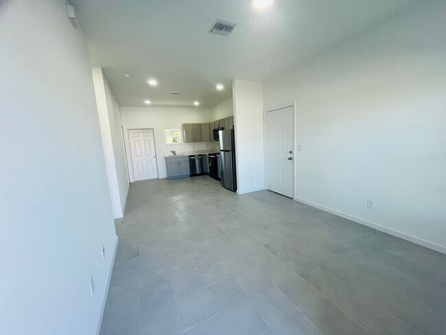 Building Photo - Brand New 2/2/1 - Lehigh Acres