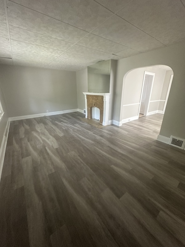 Building Photo - 3392 Beechwood Ave
