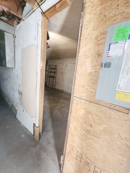 Building Photo - 2601 N Heald St