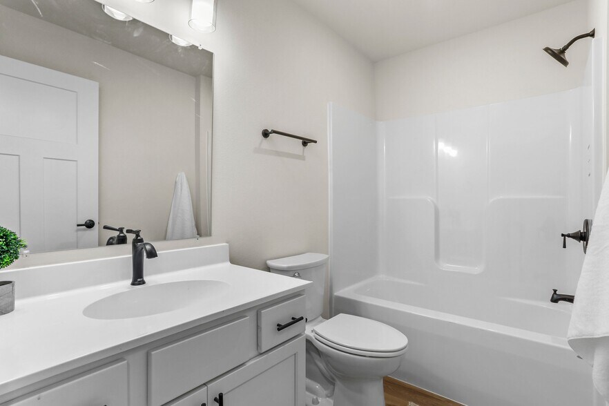 Building Photo - 928 Canter Dr