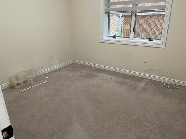 Building Photo - 436 Lawton Ave