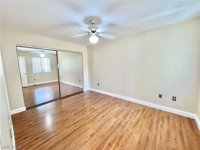 Building Photo - 7950 W Flamingo Rd