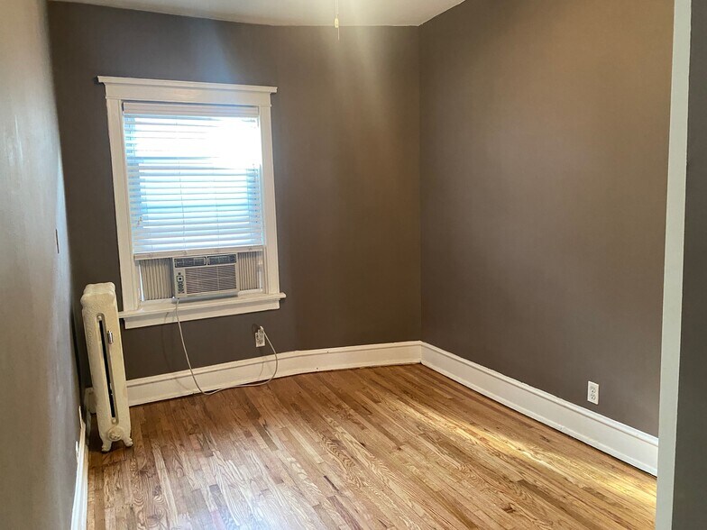 Building Photo - 3654 N Janssen Ave