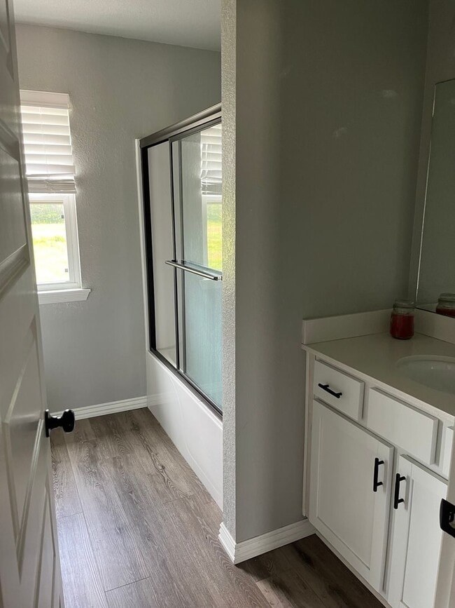 Building Photo - COX-NORTHRIDGE DRIVE TOWNHOMES