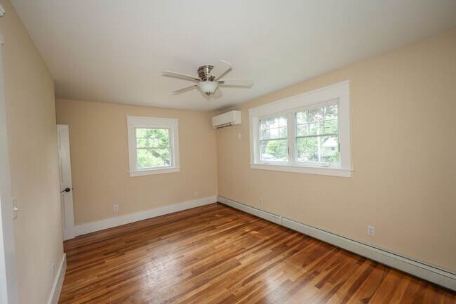 Building Photo - 49 N Amherst Rd