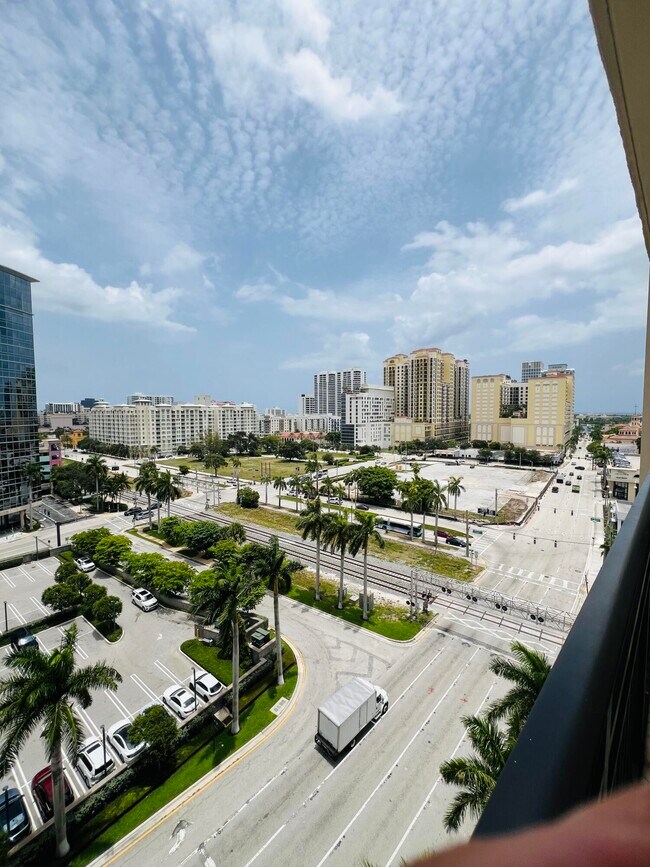 Building Photo - 550 Okeechobee Blvd