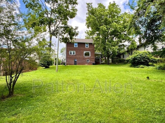 Building Photo - 145 Blanton St