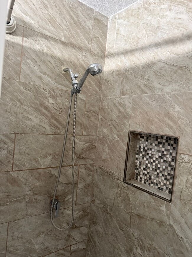 Building Photo - 1/2 off 1st Months Rent!!!!