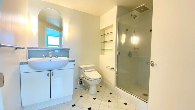 Building Photo - STUNNING CITY & OCEAN VIEWS - ONE ARCHER L...