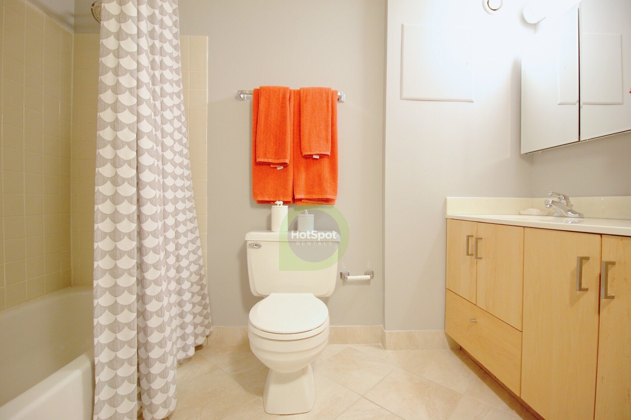 Building Photo - 744 N Dearborn St