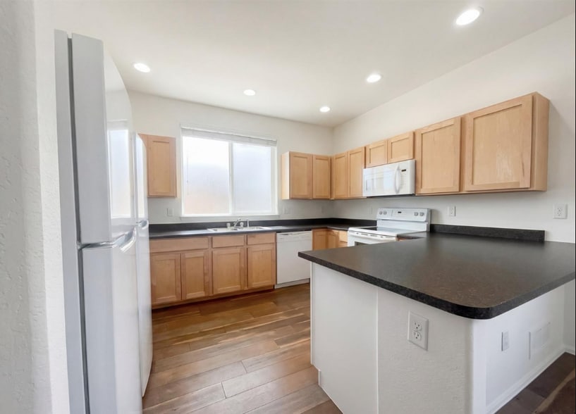 Building Photo - 444 Stonebrook Dr