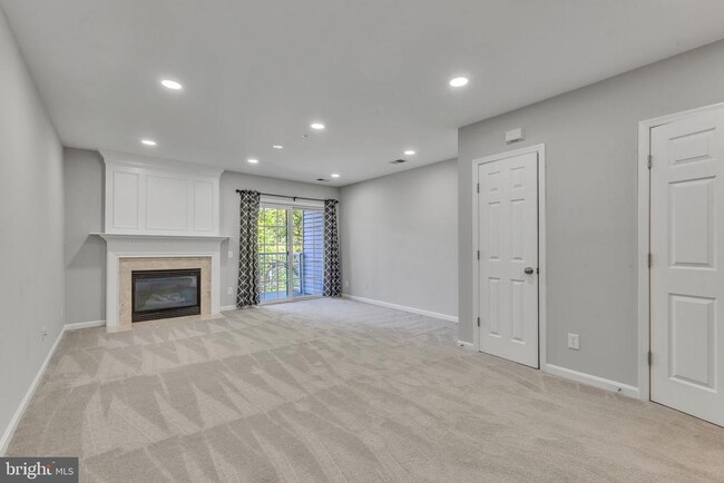 Building Photo - 5980 Kimberly Anne Way