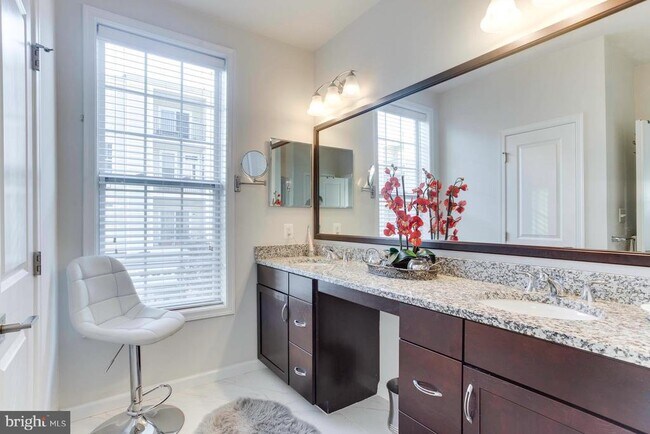 Building Photo - 43048 Vernon Ridge Terrace