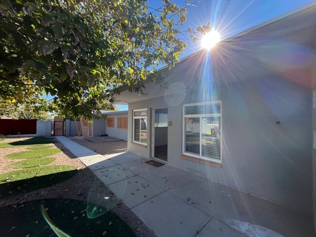 Building Photo - 222 S 10th St