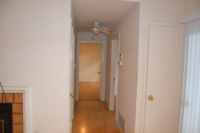Building Photo - 1420 Foothill Meadows Ct