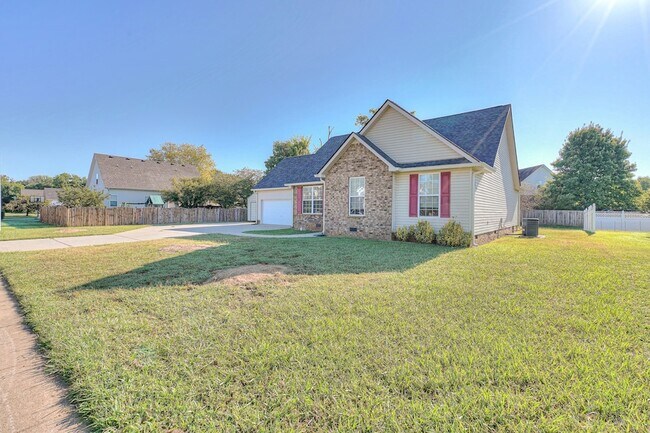 Building Photo - 1419 Colyn Avenue