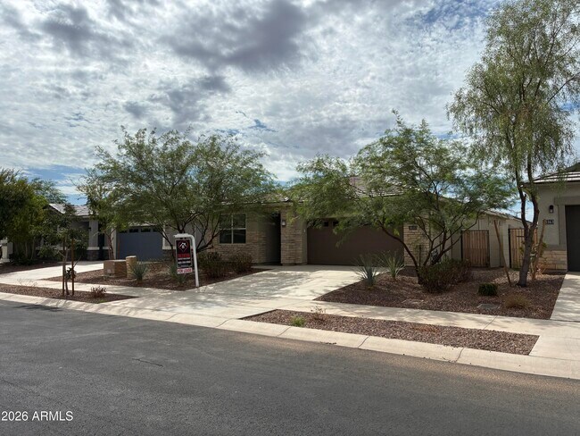 Building Photo - 18357 W Artemisa Ave