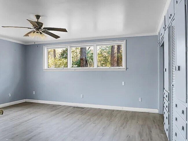 Building Photo - 407 Hayne St