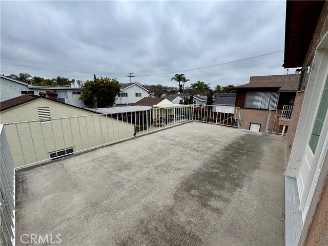 Building Photo - 2150 San Anseline Ave