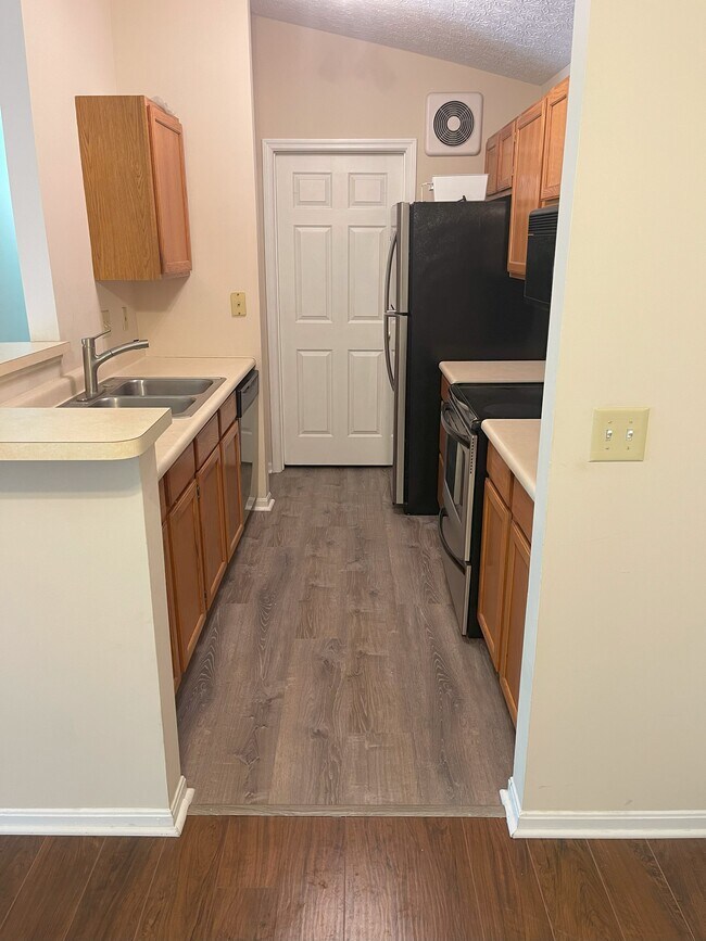 Building Photo - 2317 Vicente Ct