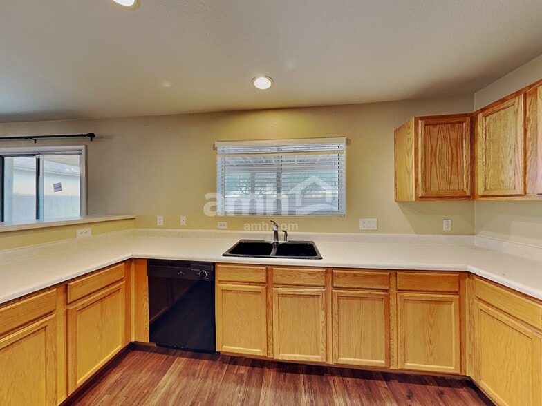 Building Photo - 3768 E Bright View St