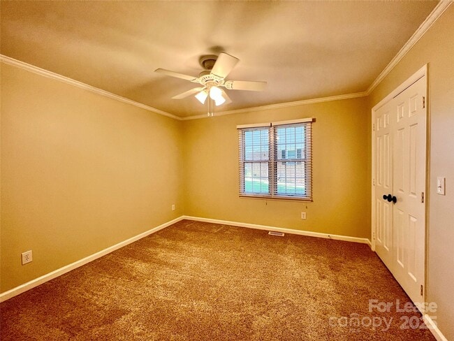 Building Photo - 911 Reverdy Ln