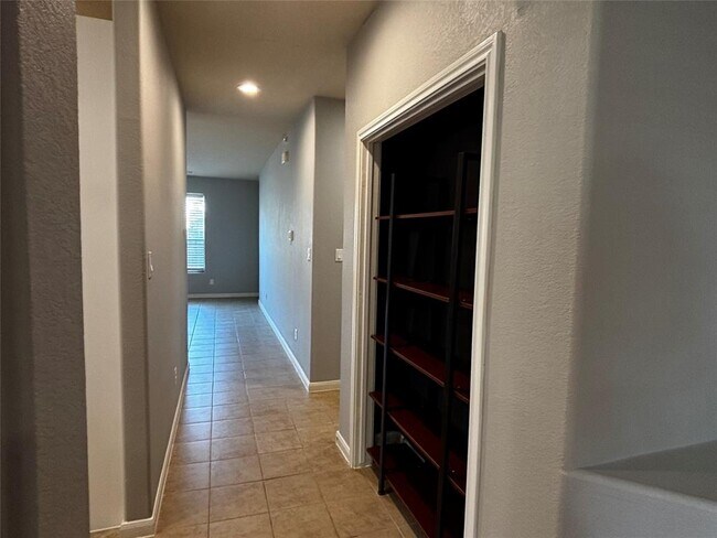Building Photo - 2212 Buffalo Tundra Dr
