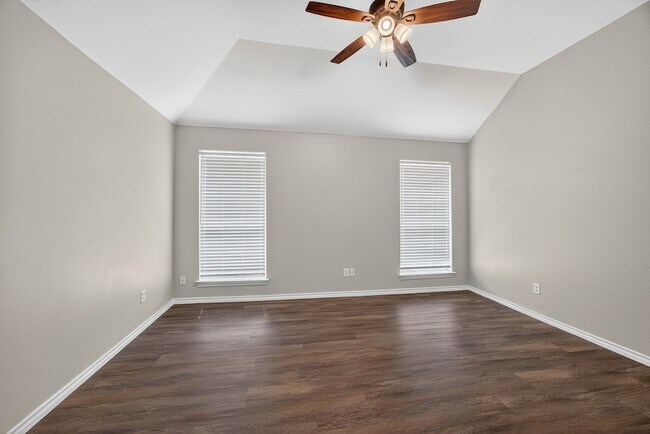 Building Photo - 3205 Carverly Ave