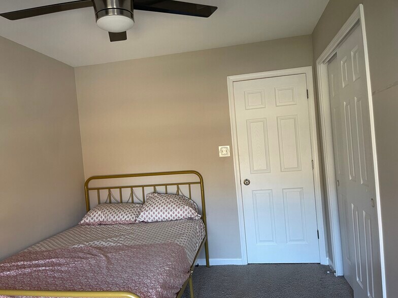 Building Photo - 12828 Dunkirk Dr