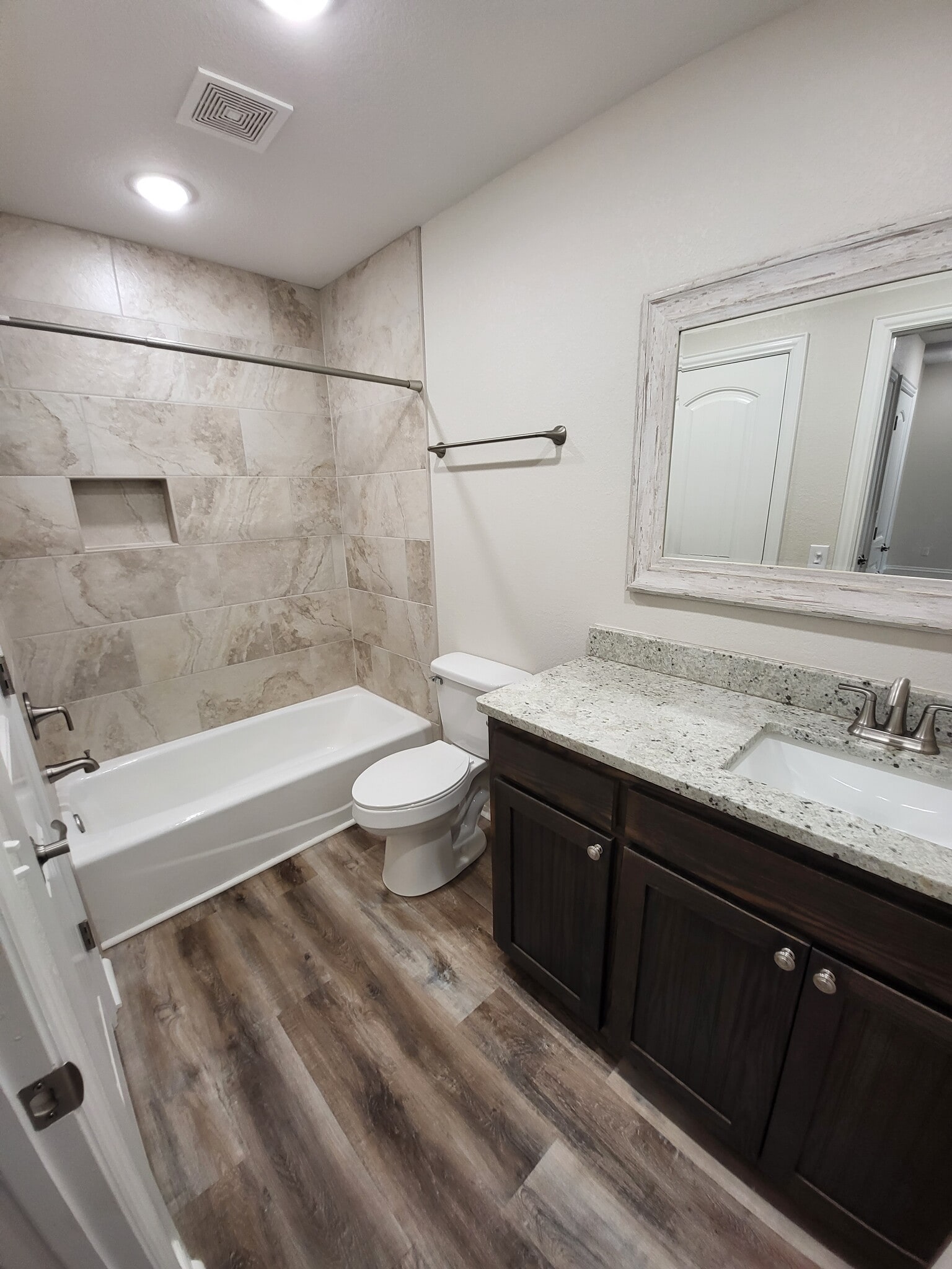 2nd Bathroom - 1506 Hursh Ave