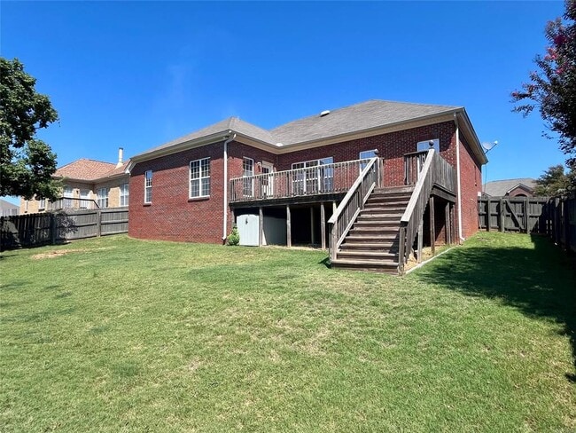 Building Photo - 613 Castle Brook Dr