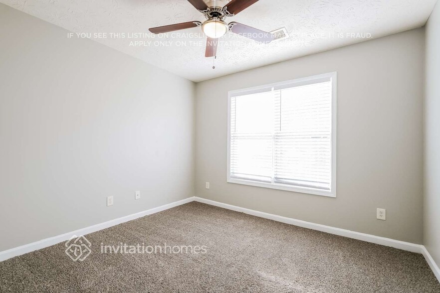 Building Photo - 421 Oak Vista Ct