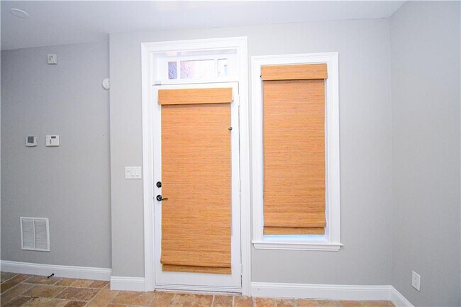 Building Photo - 4 Prichard Way NE