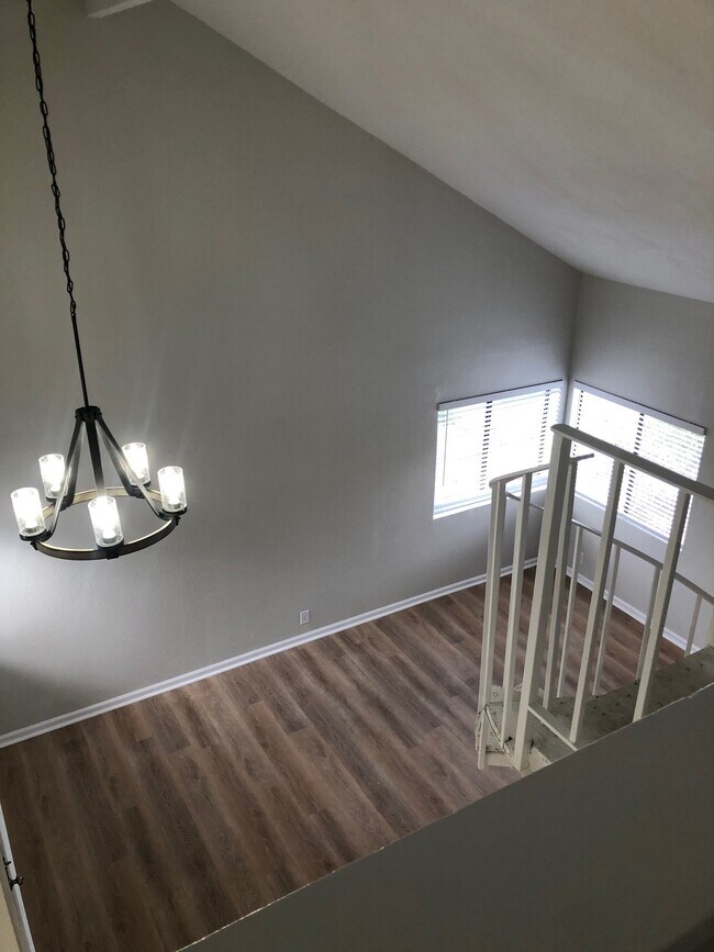 Building Photo - 53 Clover Ln