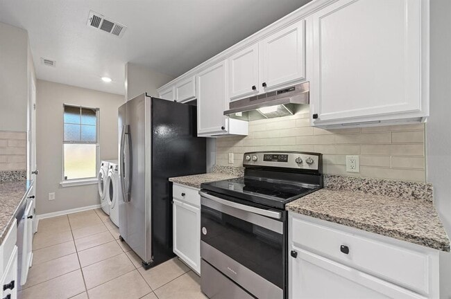 Building Photo - 2318 Riddle Rd