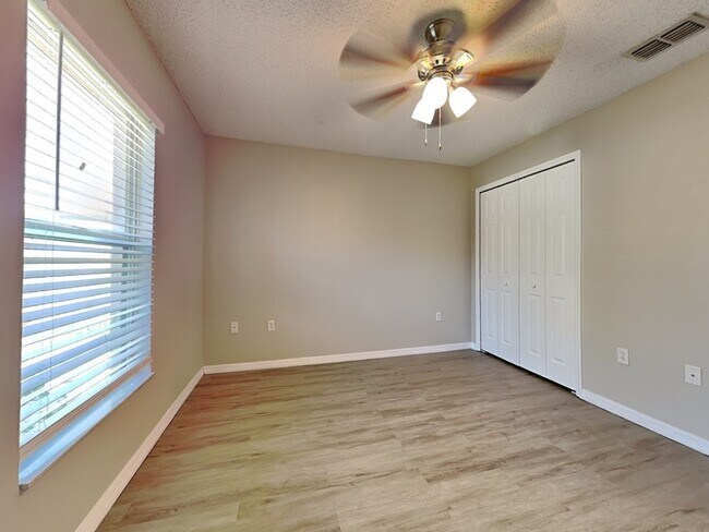 Building Photo - 6908 Waterbrook Ct