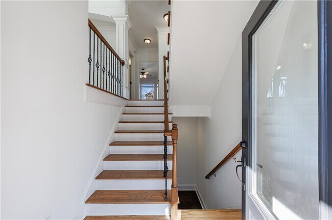 Building Photo - 1012 Madeline Ln