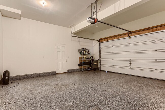 Building Photo - Stunning Newer-Built Home in Desirable Pal...