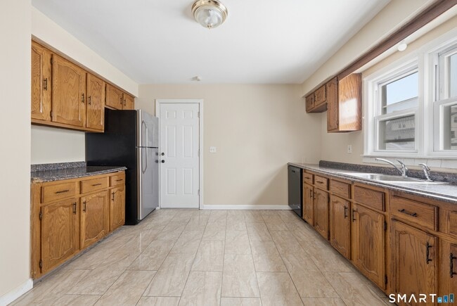 Building Photo - 972 Capitol Ave