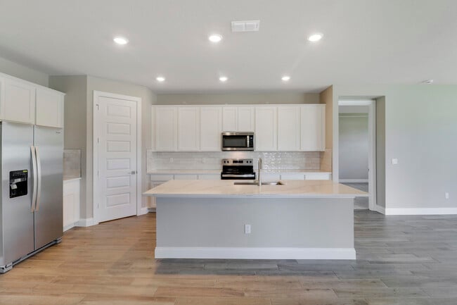 Building Photo - 8901 Dahlia Cir