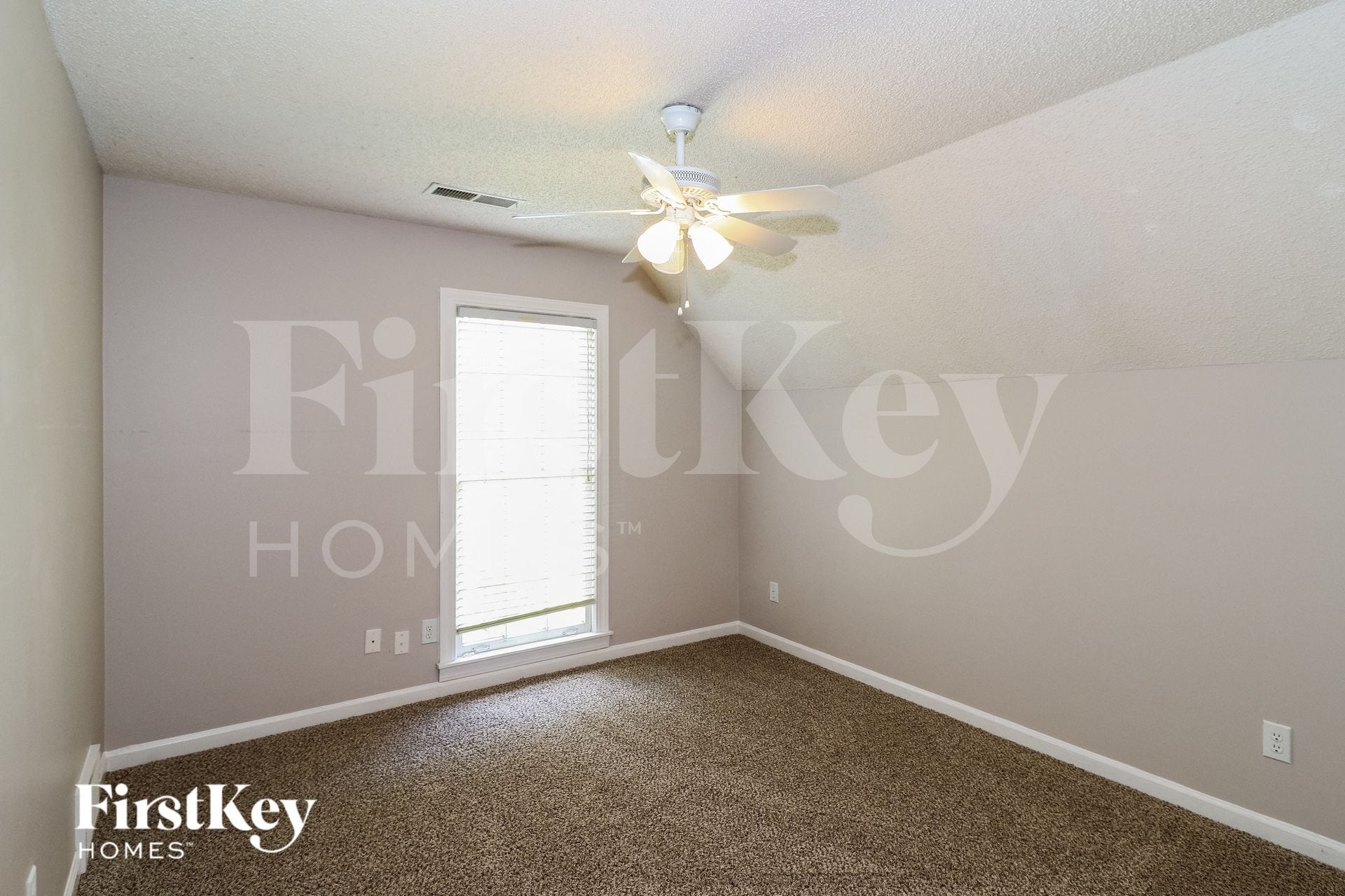 Building Photo - 7780 Hawkcrest Dr