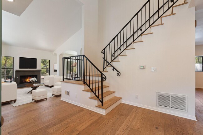 Building Photo - Renovated Single Family Home in Prime Wood...
