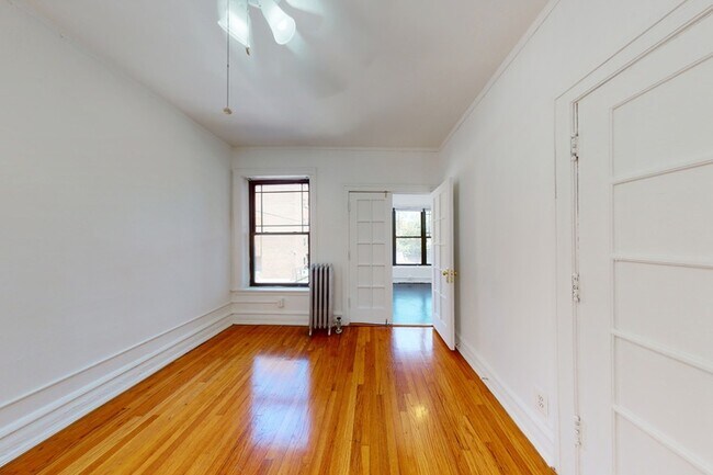 Floorplan - 5300-5308 S. Greenwood Avenue