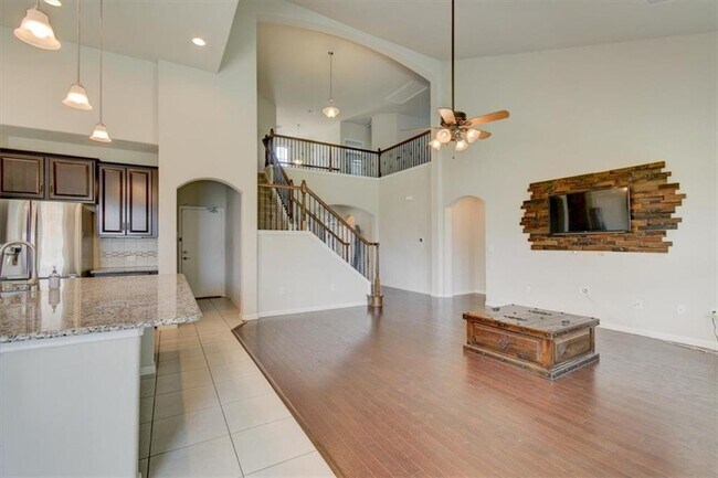 Building Photo - 1910 Texoma Dr