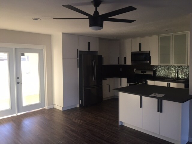 Building Photo - 8335 E Sells Dr