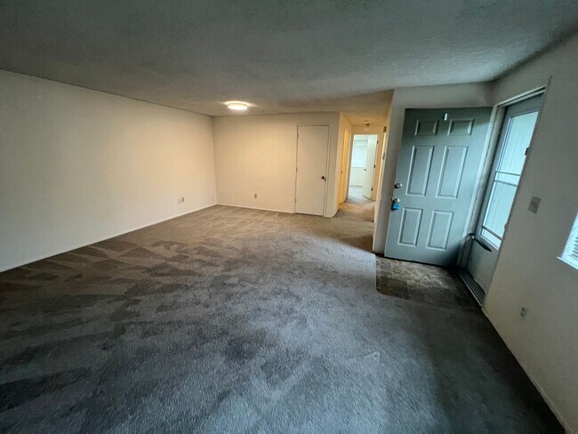 Building Photo - r1707se145thctvancouver
