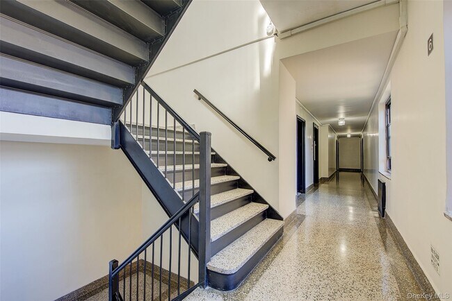 Building Photo - 37-27 86th St